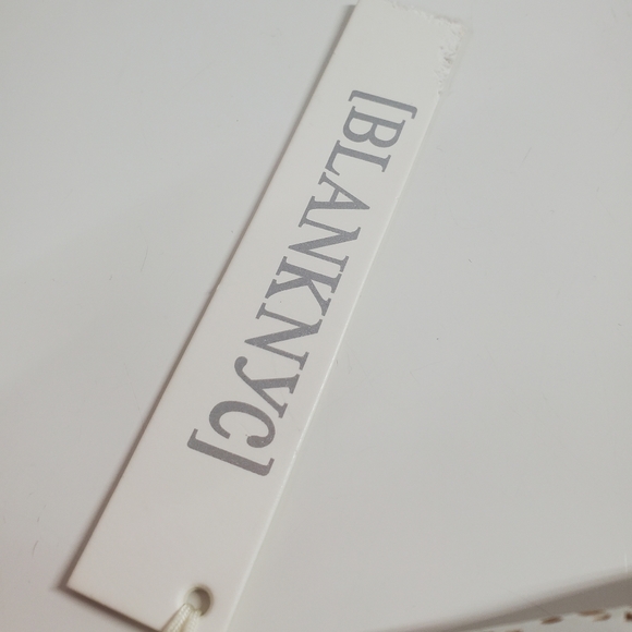 Blank NYC Pearl White Filigree Faux Leather Short - Picture 11 of 11